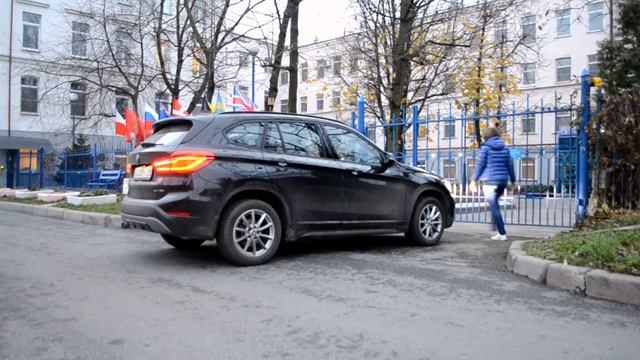 Парковка отеля "Матисов Домик" г. Санкт-Петербург. Инструкция для гостей. смотреть онлайн