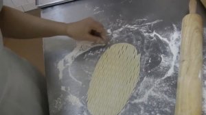 Пирог с яблоком и брусникой