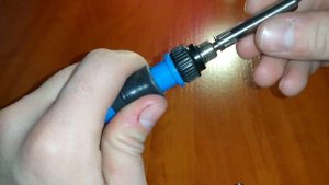 Паяльник с регулировкой температуры.