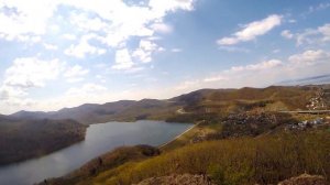 Скала "Роза ветров" над водохранилищем. Владивосток, прогулка.