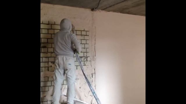 Машинная штукатурка стен по маякам от 250 рублей за кв.м