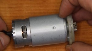 Шуруповерты Зубр стали удивлять /Аккумуляторный шуруповерт ЗУБР ДШЛ-181 КН