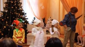 Карлсон встретил малышей