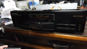 Pioneer PD-S-703 - my workshop transport for 3 years now becomes a display donor for Wadia 301...