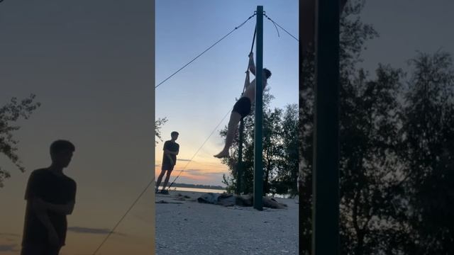 Связка 3 выхода силой 6 отжиманий от перекладины 9 подтягиваний 12 подъёмов ног смотреть онлайн