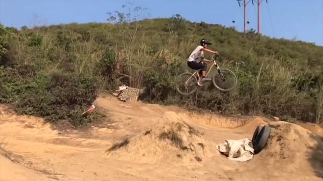 Chinese Commuter Bike Dirt Jumper 27 Speed - Trinx Hardtail Get Fixed and Big Air!! смотреть онлайн