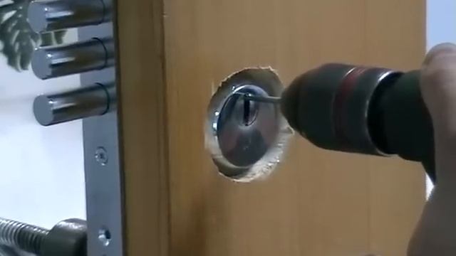 Взлом замка EURO 252 (KALE) методом высверливания