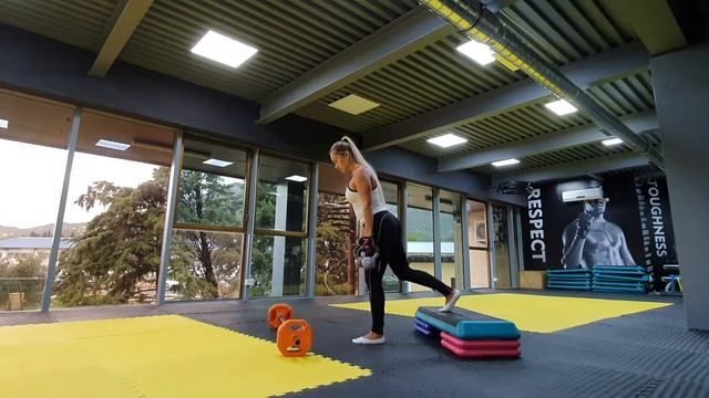 Болгарские приседания с гирями смотреть онлайн