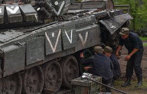 Минобороны РФ показало, как в зоне СВО ремонтируют боевую технику | новости