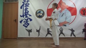 Удар ногой Кин гери. Техника кихон каратэ Киокусинкай.