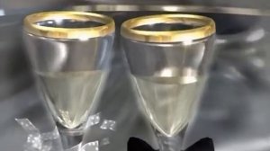 Футаж надпись горько с бокалами