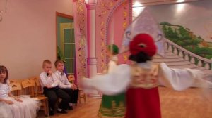 Очень красивый танец детей в детском саду
