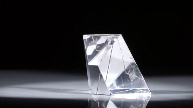 Rutilquarz, Rutil in Bergkristall, Spiegelschliff ca.28x28x14mm смотреть онлайн