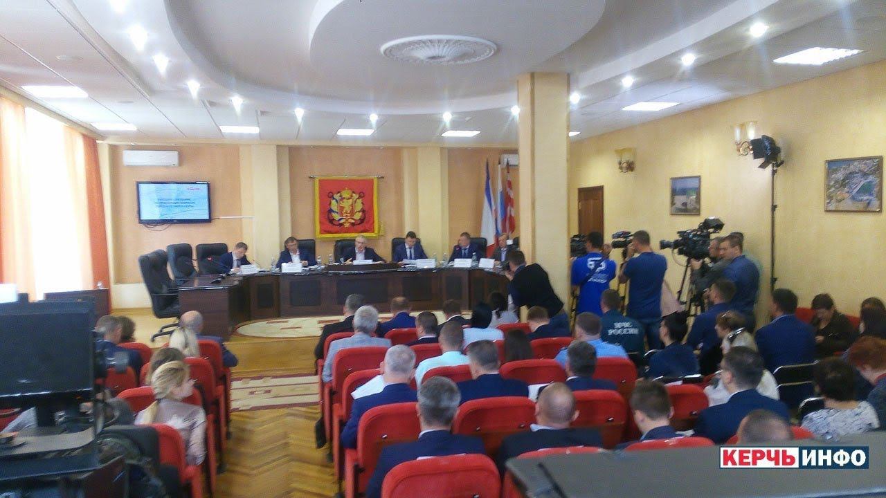 Выездное совещание Сергея Аксенова по проблемным вопросам города Керчь часть 1 смотреть онлайн