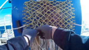 Плетем коврик своими руками в морских условиях