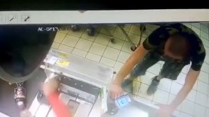 Мужик Обосрался на Кассе