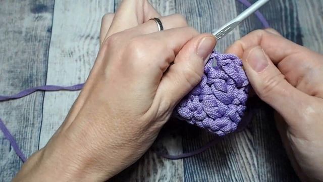 Сумочка из полиэфирного шнура. Узор крючком. смотреть онлайн