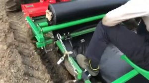 Грядообразователь пленкоукладчик
