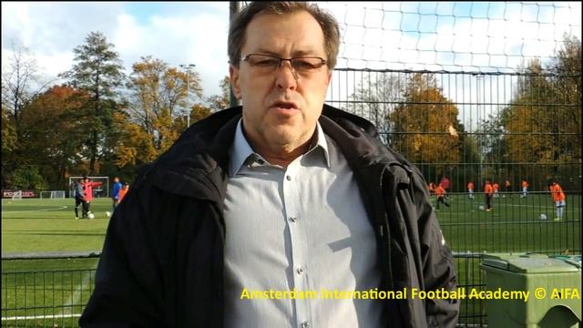 Голландская академия футбола в Квадрате. смотреть онлайн