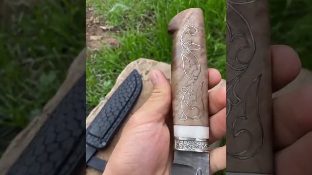 Нож из дамасской стали более 1000 слоёв