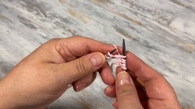 Узоры спицами. Плотный узор на основе лицевой глади.