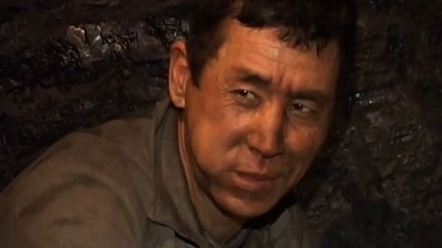 Нелегальные копатели угля в Кыргызстане смотреть онлайн