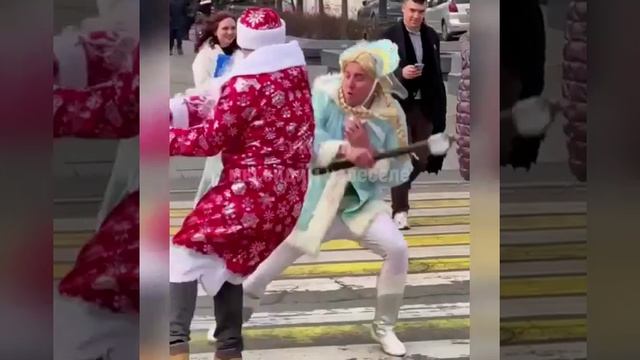 Очень трогательный ролик!!! Добро всегда побеждает смотреть онлайн