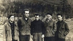 Пять ребят Дым костра создает уют