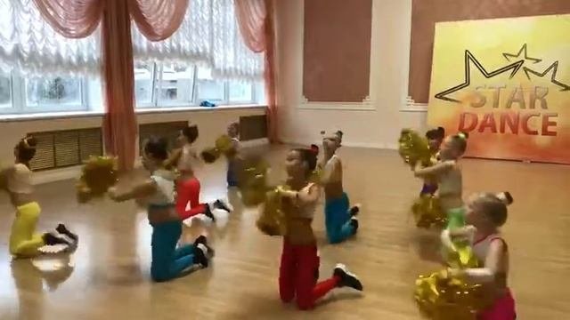 Выступление с помпонами 2019