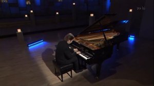 Japan Live series Leif Ove Andsnes plays Grieg and Interview