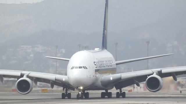 [Aeropuerto Barcelona-El Prat] Airbus A380 de Singapore Airlines смотреть онлайн