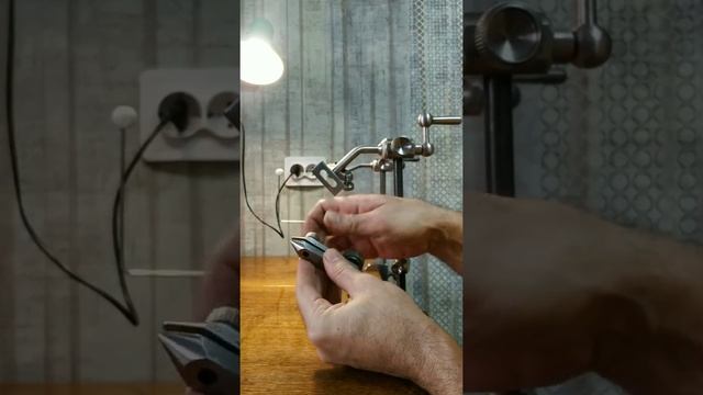 Самодельные тиски для вязания мушек смотреть онлайн
