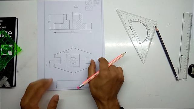 Выполнение фронтального разреза детали на чертеже. смотреть онлайн
