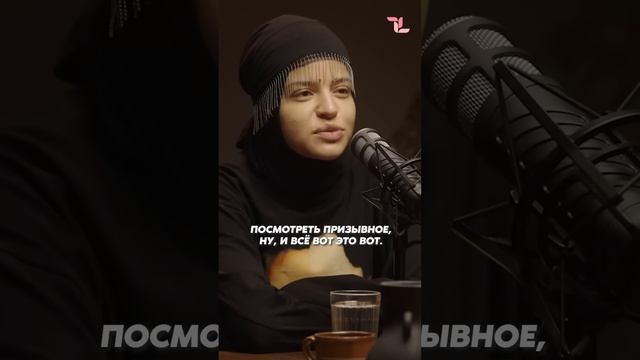 ХИДЖАБ — В ЦЕРКОВЬ? Зачем Сюзанна носит хиджаб в православную церковь?