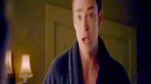 Friends with benefits- Justin Timberlake singing Kriss Kross's - Jump (FULL SCENE)