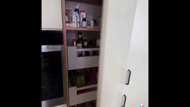 Уникальная и яркая кухня на заказ смотреть онлайн