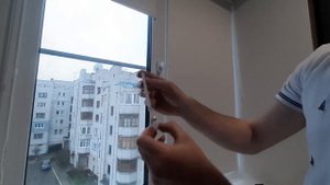 Установка ограничителя открывания окна за две минуты.