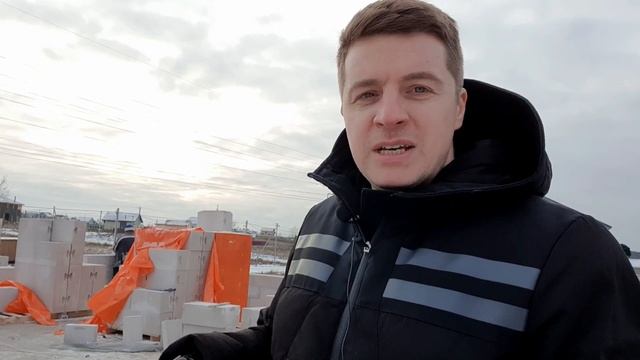 ? СТРОИМ 2-Й ЭТАЖ ? Технология кладки 2-го этажа дома из газобетона. Как правильно начать монтаж ?