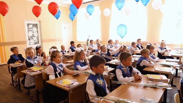 Песенка первоклашки (поет мальчик) - Роман Дубяга