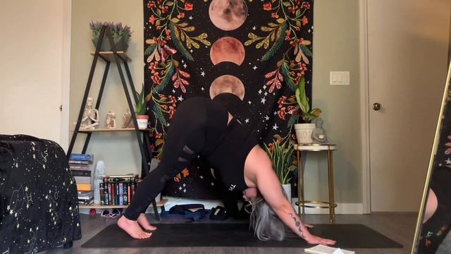 Full Moon + Lunar Eclipse in Sagittarius Yoga Class смотреть онлайн