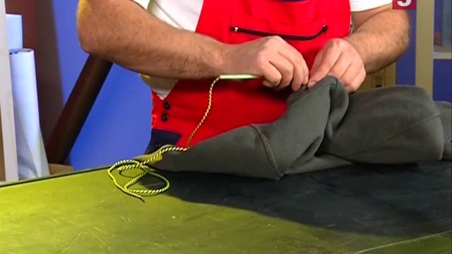 Как вставить шнурок в капюшон толстовки: лайфхак от "Утра на 5" смотреть онлайн