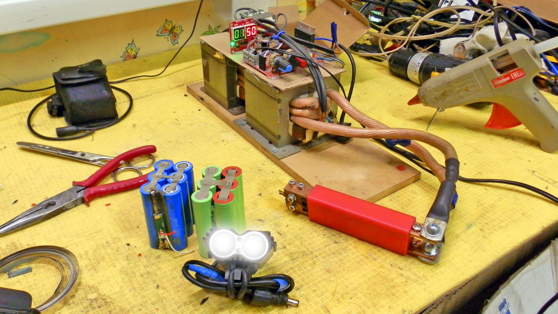 Замена аккумуляторов светодиодного фонаря смотреть онлайн