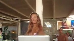 dj in topless a super paradise-mykonos