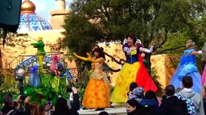 ДиснейЛенд в Париже Парад.