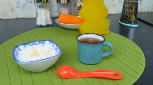 КТО НАБЛЮДАЕТ ЗА ЖЕЛЕЙНЫМ ЗАЙЦЕМ ХАРИТОНОМ?