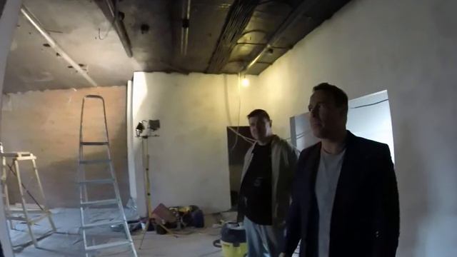 Строители и директор салона красоты смотреть онлайн