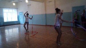 Танец с гимнастической лентой.