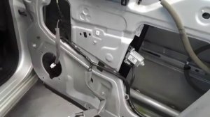 Замена штатной акустики в авто Установка динамиков в машину в Авто Ателье АврорА