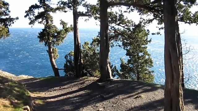 Крым, Мыс Плака, Дворец княгини Гагариной, склеп-усыпальница князей Бороздиных и Гагариных