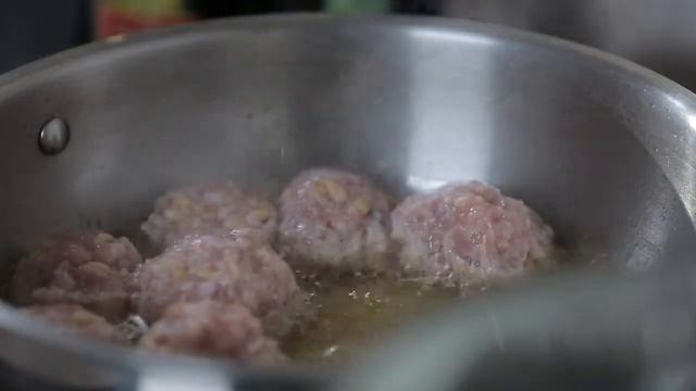 Тальятелле с фрикадельками в томатном соусе смотреть онлайн